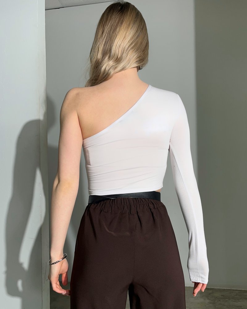 Лонгслив укороченный на одно плечо 72450310\25